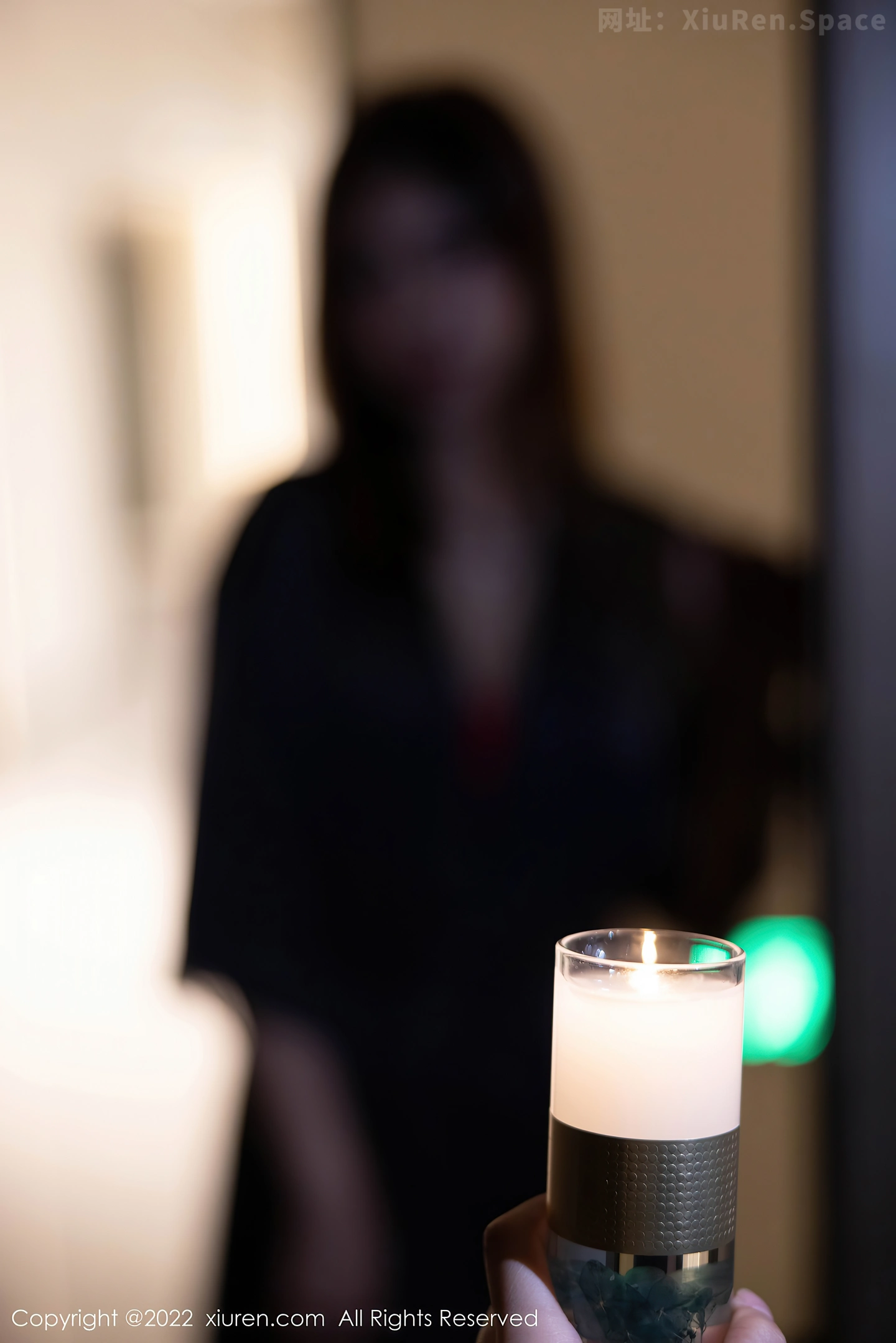 图片[4]-[XiuRen秀人网] VOL.5671 女神绮里嘉ula心愿旅拍性感红色睡裙配超薄黑丝妩媚诱惑写真51P-秀人网官方网站